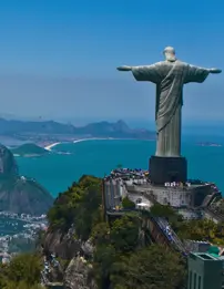 A view of the statue of jesus christ in rio de janeiro.